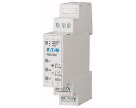 Eaton underspændingsrelæ REUVM til overvågning af tre faser og neutralleder, monteret på din-skinne.