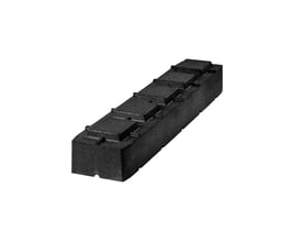 Gummi montageblok til varmepumpe, 600 x 190 x 130 mm, solid gummi konstruktion med trinvis overflade for stabilitet.