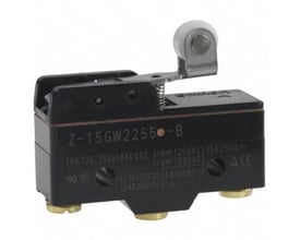 Omron Z-15GW2255-B basiskontakt med kort hængselrullehåndtag, SPDT, 15A og skrueterminaler, isoleret på hvid baggrund.
