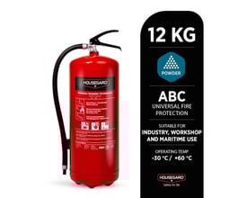 Housegard 12 kg pulverslukker vist med tekst der angiver '12 KG', 'POWDER', 'ABC UNIVERSAL FIRE PROTECTION' og 'SUITABLE FOR INDUSTRY, WORKSHOP AND MARITIME USE'.
