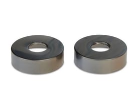 Sæt med to gun metal rosetter på 74mm diameter, der måler 21mm i højden.