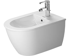 Duravit Darling New væghængt bidet i hvid porcelæn, med traditionel overflade og hanehul, vist isoleret.