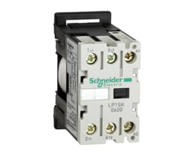 Schneider Electric kontaktor LP1SK 0600 med 12VDC spolespænding, montering på 35mm DIN-skinne og skrueterminaler.