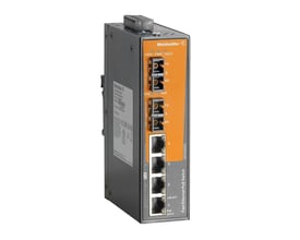 Weidmüller industriel switch IE-SW-EL06-4POE-2SC med sort kabinet, orange front og synlige RJ45- og fiberporte.