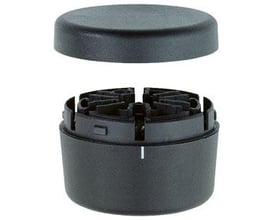 Socket til 360° signallamper VAZ-CLAMP-70MM fra Pepperl+Fuchs, monteringsbeslag og afdækning i sort plastik, isoleret på hvid baggrund.