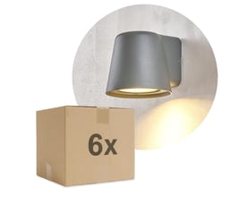Grå Avero GU10-væglampe med IP65, tændt på en væg; ved siden af ses en papkasse mærket 6x.