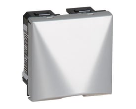 Legrand Mosaic kabelafgang i 2M størrelse med en elegant aluminiumsfinish og et moderne, kantet design.