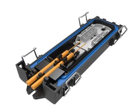 CommScope Fibermuffe SRC1 med 2 porte og plads til 12 fibre, åben med orange kabler indsat.