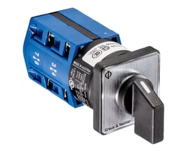 Kraus & Naimer omskifter CG4.A178.E med 10A, 0-1-START funktion og 4 huls frontmontage, med 30x30 skilt.