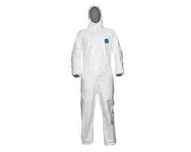 Hvid DuPont Tyvek 500 Xpert CHF5 beskyttelsesdragt i størrelse XL med 3-delt hætte og elastik ved håndled og ankler.