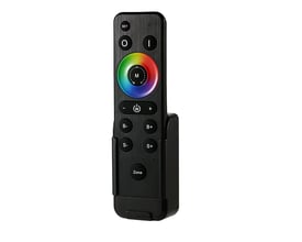 Sorte RF fjernbetjening til 4-zoners RGB belysning med farvering, knapper for tænd/sluk, lysstyrke og hastighed på hvid baggrund.