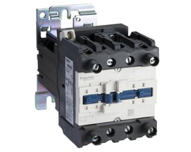 Schneider Electric 65A kontaktor med 4 poler, 1NO+1NC kontakter og 24VDC spole, vist med monteringsbeslag.