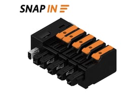 Weidmüller hybridforbindelse med fem poler og SNAP IN-tilslutning, set skråt forfra med sorte og orange terminaler.