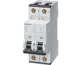 Siemens SENTRON 5SY automatsikring, 1P+N og 50 A, set skråt forfra med synlige tilslutninger og betjeningsgreb.