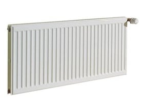 Hvid Kermi Therm X2 400-22-800 radiator med plan front, 10 BAR driftstryk, vist med termostatknop og sidepaneler.