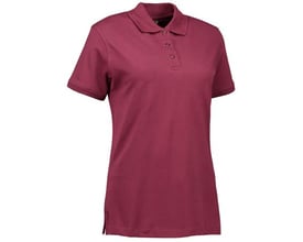 Dame polo shirt i bordeaux farve fra ID Identity, str. 3XL, lavet af stretch piquékvalitet med tre knapper ved kraven.