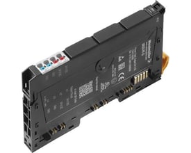 Weidmüller UR20-PF-O strømforsyningsmodul med 24V DC output, vist fra siden på en hvid baggrund.