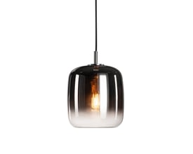 SLV PANTILO 20 indendørs pendel lampe med cylinderformet skærm i kromfarvet glas med en E27 fatning. Den hvide baggrund giver fuldt fokus på lampen.