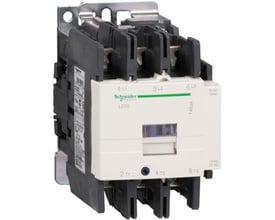 Detaljebillede af Schneider Electric TeSys D LC1D80B7 kontaktor, med fokus på mærkningspladen og kontakterne.