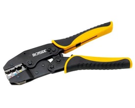 Ironside multicrimp-crimptang på 220 mm med sort og gult 2-komponentgreb, vist skråt fra siden.
