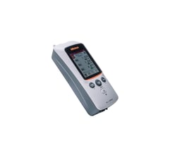 Mitutoyo Surftest SJ-220 ruhedsmåler med touchskærm og knapper, viser måleresultater i mikrometer.