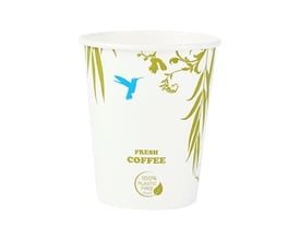 Hvidt kaffebæger på 12oz (34cl) med dekoration af en blå kolibri og grønne blade, mærket 'Fresh Coffee' og '100% Plastic Free'.