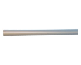 E-Line åben minikanal i hvid PVC med tape, 2 meter lang og 6x8 mm bred. Ideel til ledningsføring på væg.