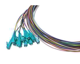 Sæt med 12 stk. pigtails, MultiMode OM3 SemiTight, hver 2m lang med LC/PC konnektor i 12 forskellige farver, Ø0,9mm.