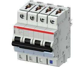 ABB Smissline automatsikring C, 20A, 3-polet+nul, C-karakteristik med mærket S403 M NP og en brydeevne på 10kA.