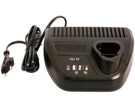 Wavin batterilader til pressmaskine ACO102 med sort ladeenhed, stikprop og kabel.