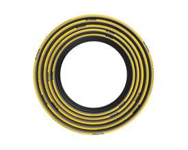Ironside Comfort+ armeret vandslange på 25 meter, oprullet i gul og sort med 3/4-tommers diameter.