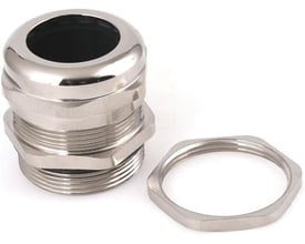 PG 7 forskruning i poleret messing med gevind og møtrik. Velegnet til kabler Ø 3-6,5 mm, med IP68 beskyttelse.