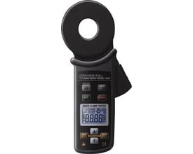 Elma Instruments K4200 tangampermeter til måling af jordsløjfemodstand og strøm, med klar digital skærm og tydelige knapper.