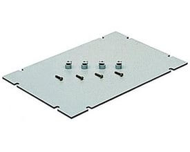 Nærbillede af Fibox EKIVP63 montageplade i pertinax, viser detaljer om monteringsbeslagene og skruerne.