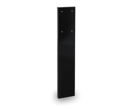 Sortlakeret stander i galvaniseret stål til montering af postkasse, 1100mm lang.