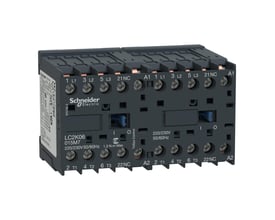 Schneider Electric revers kontaktor LC2K06, 6A, 2x3P+1NC, 24VAC, TeSys K serie med tydeligt mærkede tilslutningspunkter.