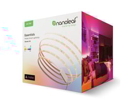 Nanoleaf Essentials Matter Smart Lightstrip Starter Kit 2 meter pakke i hvid med illustration af tilsluttet lysstribe og stuen.
