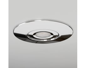 Ansell Lighting Prism Pro XM konverteringskit Ø170 mm i mat krom, med rund ring og central lysåbning set skråt forfra.