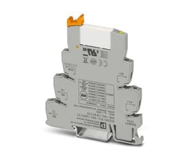 Detalje af Phoenix Contact PLC relæmodul 24V DC, fremhæver skrueterminaler og DIN skinne montering.