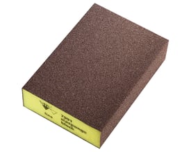 Tyrolit 7991 håndslibesvamp til træ, lak og plast med brun slibeflade og gul svampeside, 68 x 96 x 26 mm.