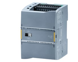 Siemens S7-1200 relæ output SM 1226 F-DQ 2X RLY 5A, Profisafe, set fra venstre med 75mm bredde og terminaler synlige.