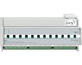 Schneider Electric DIN relæudgang med 12 kanaler, strømmåling og manuel betjening, monteret på DIN-skinne med grønne skrueklemmer.