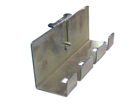 Maskinfabrikken Universal ophæng til 3 file eller skruetrækkere, lavet af metal med dobbelt bagplade og firkantede monteringshuller.