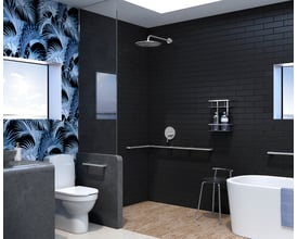 Smedbo Living lige koblingsdel i krom til badekarsgreb, vist i et moderne badeværelsesmiljø med badekar og bruser.