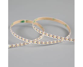 Ansell Lighting K-Cell LED bånd, 50 meter, 24V, IP20, 6500K, med synlige LED dioder og 3M tape på bagsiden.