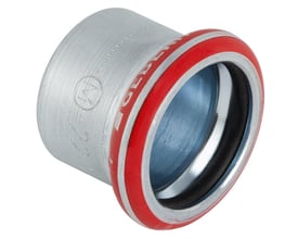 Detaljebillede af Geberit Mapress 54 mm kappe, viser stålmateriale og den røde indikatorring.