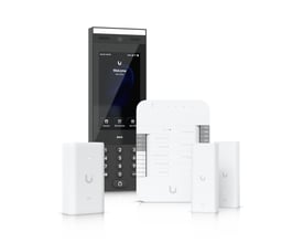 Ubiquiti UniFi Access G3 Gate Starter Kit med sort intercom, touchskærm og tastatur samt hvide styreenheder og adaptere.