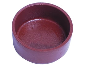 Støbejernsprop til 100mm spildevandsrør med en ru, mørkerød overflade og CE-godkendelse.