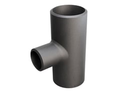 En grå metal tee-fitting af P235GH-TC1 stål med dimensionerne 42,4 x 2,6 mm og 26,9 x 26,9 mm på hvid baggrund.