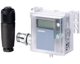 Siemens QBM4100-1D differenstryksføler med display og tilhørende sort stikforbindelse, klar til montering i luftkanaler.